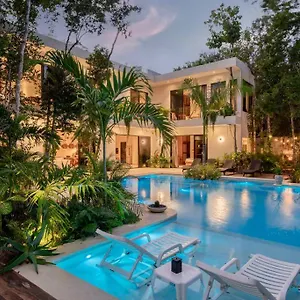 https://villa-luxe-elegant.tulum-hotels.net